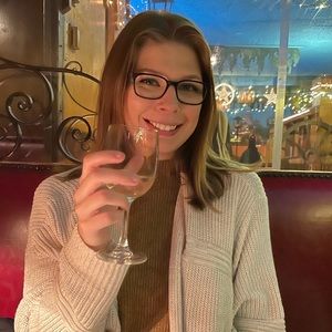 Meet your Posher, Caroline